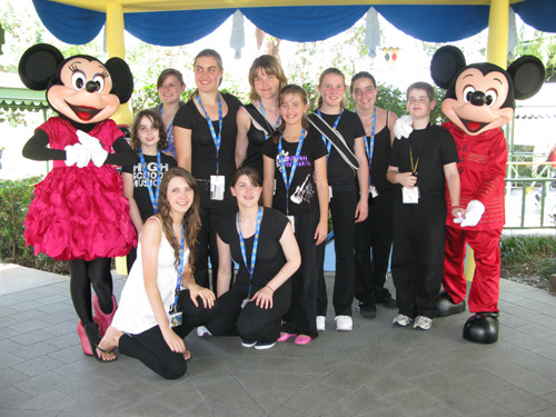 Dance Connection Studio Hong Kong Tour 2009 - DCS Students greet Mickey and Minnie Mouse